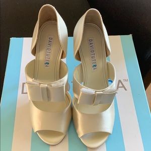 David Tutera sz 7 ivory satin shoes - Never Worn
